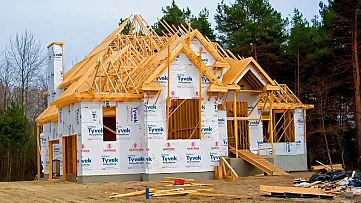 Na Slovensku od apríla platí nový stavebný zákon. Zdroj: shutterstock.com/Dennis Mac Donald