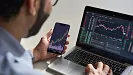 NBS proti prehnaným investičným poplatkom