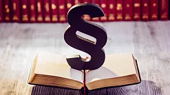 Tresty za extrémizmus sa majú znížiť