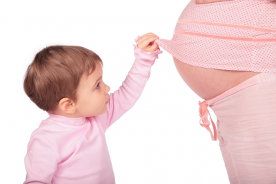 Náhradná matka – môže mi vynosiť dieťa iná žena?