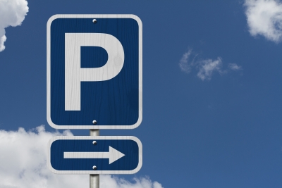 Krádež veci z auta na súkromnom parkovisku - právna zodpovednosť prevádzkovateľa